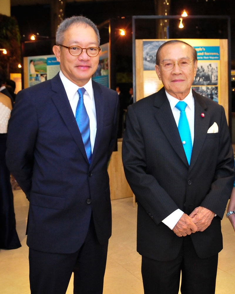 ชนินทธ์ โทณวณิก กับ ศ.หิรัญ 
รดีศรี