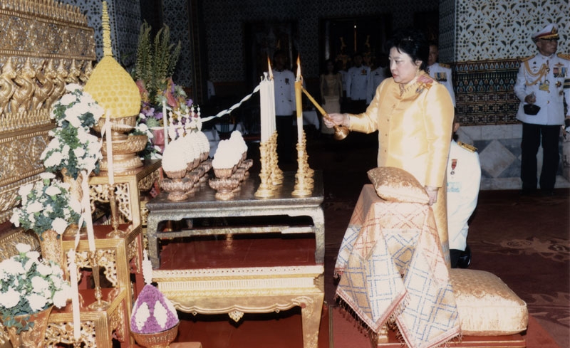 พระเจ้าวรวงศ์เธอ พระองค์เจ้าโสมสวลี พระวรราชาทินัดดามาตุ เสด็จฯ แทนพระองค์ทรงบำเพ็ญพระราชกุศลในอภิลักขิตสมัยคล้ายวันสวรรคต พระบาทสมเด็จพระปรเมนทรมหาอานันทมหิดล พระอัฐมรามาธิบดินทร และพระราชกุศลทักษิณานุปทาน พระบรมอัฐิสมเด็จพระมหิตลาธิเบศรอดุลยเดชวิกรม พระบรมราชชนก และสมเด็จพระศรีนครินทราบรมราชชนนี พร้อมด้วยพระอัฐิสมเด็จพระเจ้าพี่นางเธอ เจ้าฟ้ากัลยาณิวัฒนา กรมหลวงนราธิวาสราชนครินทร์ ณ พระที่นั่งอมรินทรวินิจฉัย ในพระบรมมหาราชวัง เมื่อวันที่ 9 มิถุนายน 2559 เวลา 16.55 น.