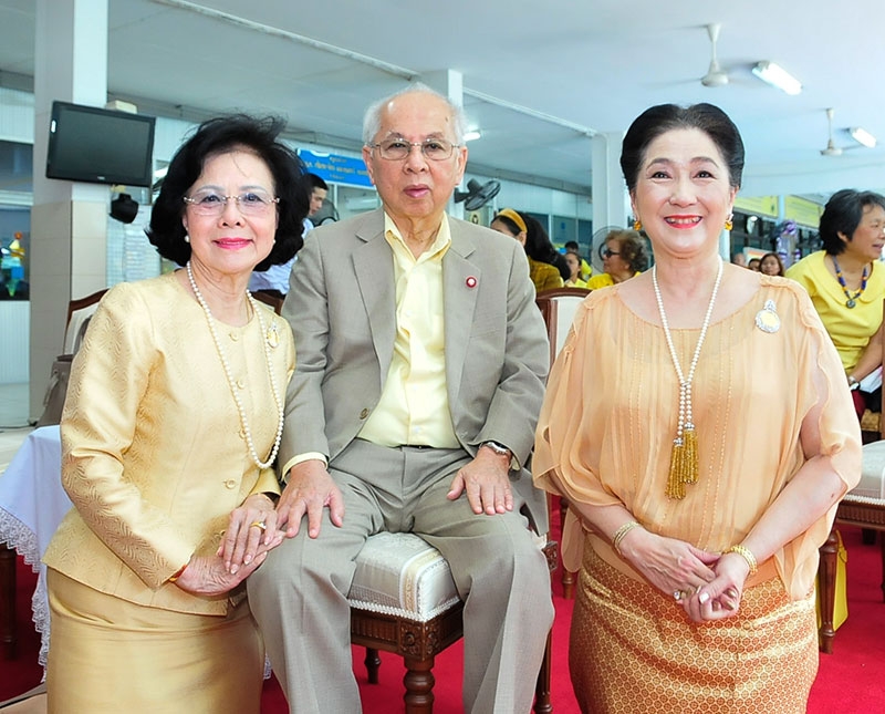 อิ่มบุญ-อิ่มกุศล ยุพา-โพธิพงษ์ ล่ำซำ และ ผาณิต พูนศิริวงศ์