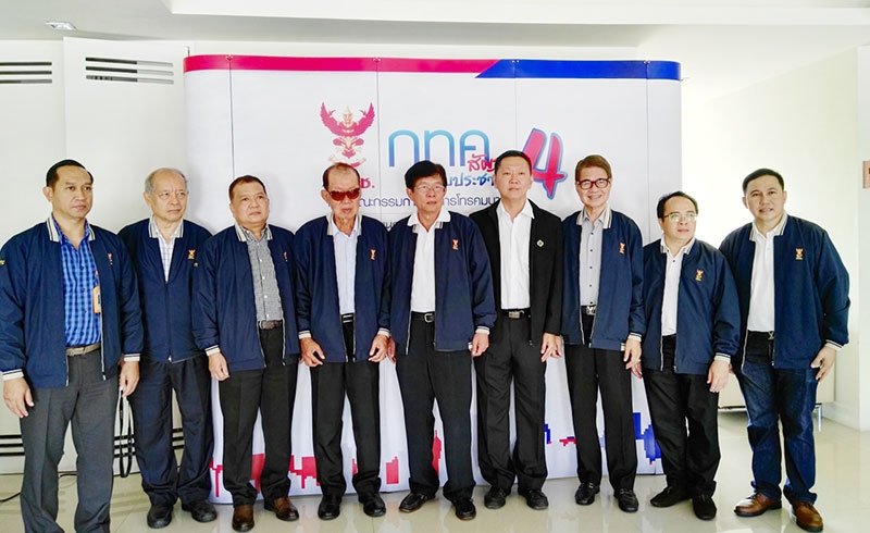 ประชุม : ประเสริฐ ศิลพิพัฒน์ กสทช. เป็นประธานเปิดประชุม กทค.พบประชาชนปีที่ 4 ตามแผนแม่บท เพื่อรับทราบปัญหาระบบสื่อสารทั่วประเทศ โดยมี ไพรัช วรปาณิ,เหรียญชัย เรียววิไลสุข,เชิดชัย ขันธ์นะภา,พล.ต.สุพิชาติ เสนานุรักษ์,พ.อ.สมมาส สำราญรัตน์ และ สุทธิศักดิ์ ตันตะโยธิน ร่วมด้วย ที่โรงแรมฮอลิเดย์ รีสอร์ท จังหวัดกระบี่