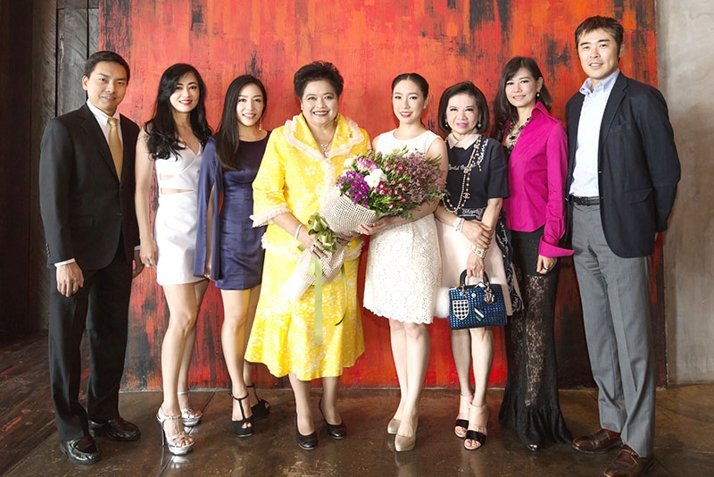 ครบรอบ 35 ปี : ภัทรา โชติวิทยะกุล กรรมการผู้จัดการบริษัทธราภา จำกัด จัดเลี้ยงฉลองในโอกาสครบรอบ 35 ปี ผลิตภัณฑ์เพื่อสุขภาพเห็ดหลินจือแดง นิสสัน เรชิ นำเข้าจากญี่ปุ่น โดยมี มร.โอะซามุ มิอุระ กรรมการผู้จัดการบริษัทนิสสัน เคมีคอล อินดัสตรีส์ประจำประเทศไทย สายสม วงศาสุลักษณ์, ดร.นพ.กิติพงศ์ สุนทราภา, สุรีย์ รัตนหิรัญญา, พณิชนาฎ แย้มเพกา, ชัชชฏา ก้องธรนินทร์, ลินา ลีนุตพงษ์ ร่วมงาน ณ สยามแอ็ทสยามดีไซน์โฮเต็ล กรุงเทพฯ