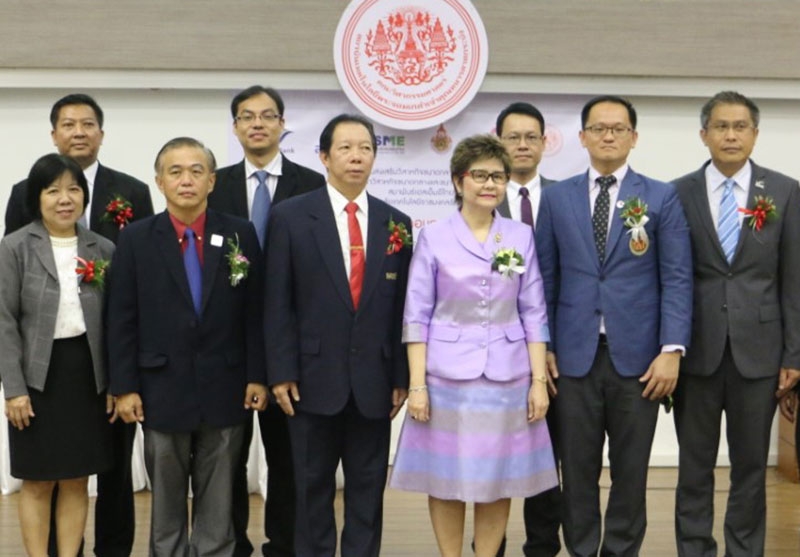 วิถีที่เปลี่ยนไป : รศ.ดร.ชูวงค์ พงศ์เจริญพาณิชย์ รองคณบดีคณะวิศวกรรมศาสตร์ สถาบันเทคโนโลยีพระจอมเกล้าเจ้าคุณทหารลาดกระบัง ร่วมเปิด “โครงการพัฒนาผู้ประกอบการใหม่ (Start Up) ปี 2559” เพื่อยกระดับการประกอบธุรกิจโดยใช้เทคโนโลยี นวัตกรรมพัฒนาผลิตภัณฑ์หรือบริการ ให้ประสบผลสำเร็จ