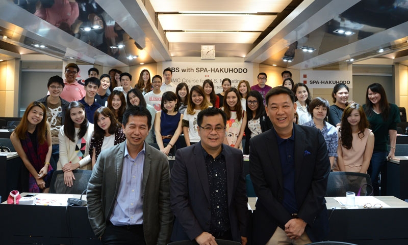 ถ่ายทอดความรู้ : สมชาย บุษราตระกูล กรรมการผู้จัดการ บริษัท สปา-ฮาคูโฮโด 
จำกัด พร้อมพนักงานบริษัท ผู้เชี่ยวชาญด้านการโฆษณาประชาสัมพันธ์และ
การสื่อสารการตลาดยุคใหม่ ร่วมเป็นวิทยากรบรรยายพิเศษ “IMC in Today’s 
Digital World” ถ่ายทอดความรู้และประสบการณ์แก่นิสิตหลักสูตรวิทยาศาสตร
มหาบัณฑิต โดยมี อาจารย์ ดร.วิเลิศ ภูริวัชร อาจารย์ประจำภาควิชาการตลาด คณะพาณิชยศาสตร์และการบัญชี จุฬาลงกรณ์มหาวิทยาลัย ต้อนรับ ณ ภาควิชา
การตลาด คณะพาณิชยศาสตร์และการบัญชี จุฬาลงกรณ์มหาวิทยาลัย