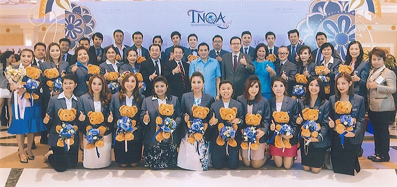 ตัวแทนคุณภาพดีเด่น : สมชัย สัจจพงษ์ ปลัดกระทรวงการคลัง และ ดร.สุทธิพล ทวีชัยการ เลขาธิการคณะกรรมการกำกับและส่งเสริมการประกอบธุรกิจประกันภัย (คปภ.) ร่วมแสดงความยินดีกับตัวแทนประกันชีวิตของ บมจ.อลิอันซ์ อยุธยา ประกันชีวิต ในโอกาสที่ได้รับรางวัลตัวแทนคุณภาพดีเด่นแห่งชาติ ครั้งที่ 33 ประจำปี 2559 โดยมี วิทยา ชาญพานิชย์, กิตติ ปิณฑวิรุจน์ ต้อนรับ ณ ห้องรอยัล จูบิลี่ อาคารชาเลนเจอร์ เมืองทองธานี