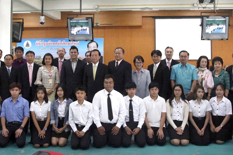 ปฐมนิเทศ : ผศ.วุฒิศักดิ์ ลาภเจริญทรัพย์ อธิการบดีมหาวิทยาลัยรามคำแหง ปฐมนิเทศนักศึกษาใหม่ ปีการศึกษา 2559 เพื่อต้อนรับและให้คำแนะนำเกี่ยวกับการเรียนและการใช้ชีวิตในมหาวิทยาลัย ณ วิทยาเขตบางนา พร้อมถ่ายทอดผ่านสัญญาณดาวเทียมไปยังสาขาวิทยบริการ 23 จังหวัดทั่วประเทศ