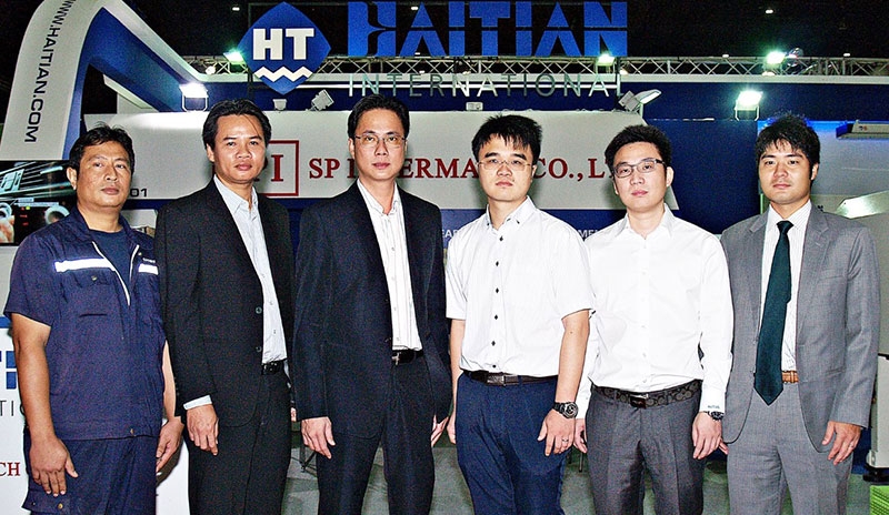 เชี่ยวชาญนานกว่า 25 ปี : ชัชชวี วัฒนสุข ปธ.กก.บจก.เอสพี อินเตอร์แมค ร่วมงานแสดงสินค้า “InterPlas Thailand 2016” พร้อมเปิดตัวเครื่องฉีดพลาสติกไห่เทียน (HAITIAN) 3 รุ่น เพื่อสนับสนุนธุรกิจขนาดกลางและขนาดย่อม พร้อมรองรับงานฉีดพลาสติกทุกประเภท ที่ ศูนย์นิทรรศการและการประชุมไบเทค บางนา