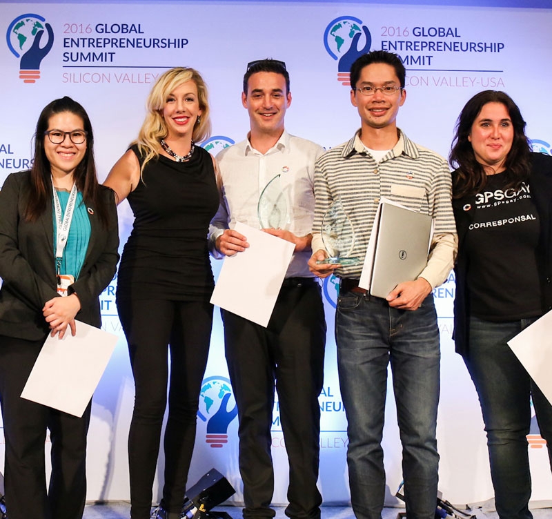 ศิษย์เก่า “ศศินทร์” : พรธิดา วงศ์ภัทรกุล และ ปิตาชัย เดชไกรศักดิ์ จาก บจก.สยาม ออร์แกนิค ผู้ผลิตข้าวแจสเบอร์รี่ รับรางวัลใน The Global Entrepreneurship Summit 2016 ประเภท “การจุดประกายความคิด” ที่ ม.สแตนฟอร์ด สหรัฐอเมริกา