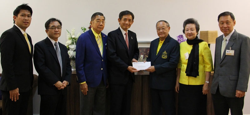 เร่งพัฒนา : กิตติยา คัมภีร์ รองเลขาธิการ สำนักงานคณะกรรมการพัฒนาระบบราชการ เปิดสัมมนาเรื่อง “ยกระดับบริการภาครัฐตามพระราชบัญญัติการอำนวยความสะดวกในการพิจารณาอนุญาตของทางราชการ พ.ศ. 2558” โดยมี นิสิต จันทร์สมวงศ์ ผวจ.นนทบุรี ร่วมงาน ที่โรงแรมมิราเคิล แกรนด์ คอนเวนชั่น