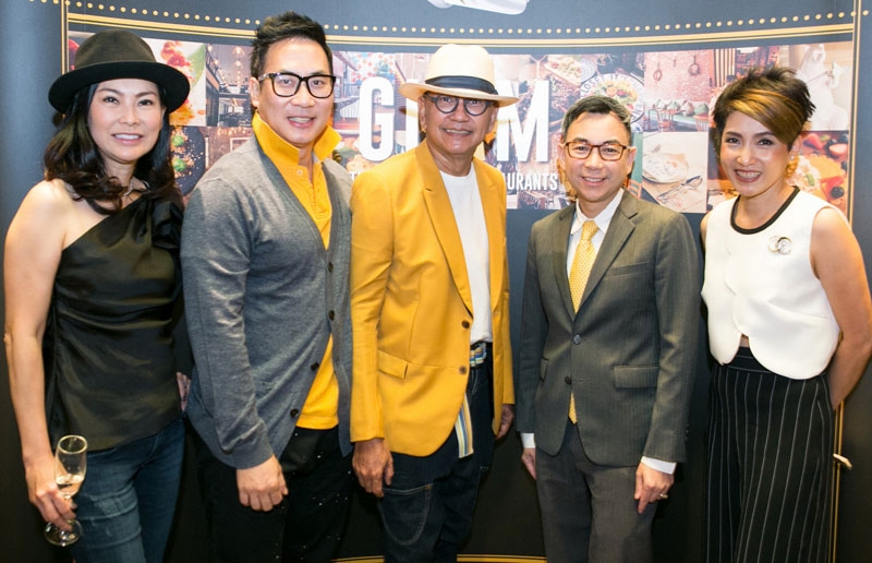 มอบฟรีความสุข : “เคทีซี” หรือ บมจ.บัตรกรุงไทย จัดกิจกรรม “Glam Gathering” มอบฟรีความสุขให้กับพันธมิตรร้านอาหารชั้นนำที่เข้าร่วมในโครงการหนังสือ “GLAM” คู่มือแนะนำร้านอาหารและเมนูจานเด็ด พร้อมส่วนลดพิเศษสำหรับสมาชิกบัตรเครดิตเคทีซี และได้ปิดโรงภาพยนตร์เอสเอฟ เฟิร์ส คลาส แอท เซ็นทรัล เวิลด์ จัดฉายภาพยนตร์ในบรรยากาศแบบสุดเอ็กซ์คลูซีฟ โดยมีประณยา นิถานานนท์ ผอ.ธุรกิจบัตรเครดิต “เคทีซี” และ เดชา  ธรรมชัยพิเนต  ผอ.ฝ่ายพัฒนาธุรกิจ บมจ.เอส เอฟ คอร์ปอเรชั่น ต้อนรับ ณ เซ็นทรัล เวิลด์ ชั้น 8