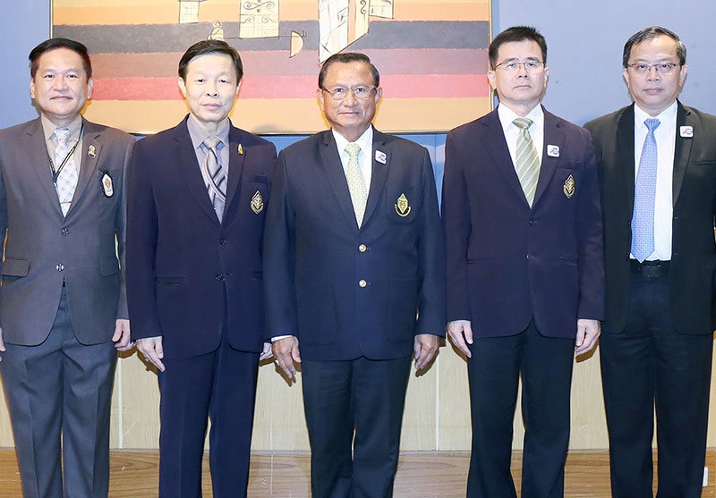 7 สิงหา ทำหน้าที่ : ศุภชัย สมเจริญ ประธานกรรมการการเลือกตั้ง เปิดโครงการ
อบรมบุคลากรของสำนักงานคณะกรรมการการเลือกตั้ง เพื่อเตรียมการออกเสียงประชามติ จัดโดย กฤช เอื้อวงศ์ ผอ.สถาบันพัฒนาการเมืองและการเลือกตั้ง สํานักงานคณะกรรมการการเลือกตั้ง ที่โรงแรมมิราเคิล แกรนด์ คอนเวนชั่น