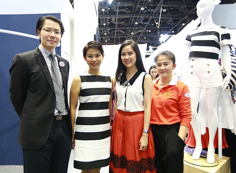 จัดต่อเนื่อง : นพ.ธนัญชัย อัศดามงคล ผอ.ศูนย์ศัลยกรรมความงาม รพ.บางมด, นพ.อภิรักษ์ ตีระลัภนานนท์ และ พญ.รสิตา อัศดามงคล จัดโครงการ Happily Ever After by Bangmod เปลี่ยนคุณเป็นคนใหม่ มั่นใจและปลอดภัยด้วยทีมแพทย์เฉพาะทางที่มีประสบการณ์กว่า 30 ปี โดยผู้ชนะโครงการในเดือนมิถุนายนที่ผ่านมา ได้แก่ ปรัชญา เขื่อนแก้ว และรางวัล Gift Voucher 2 รางวัลได้แก่ รักษ์ชนก เสือสุขภาพ และ ศินดา ประเดิม ที่ศูนย์ศัลยกรรมความงาม รพ.บางมด