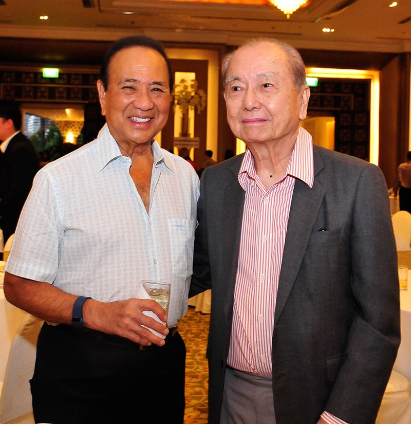 อดีตราชเลขาธิการ อาสา สารสิน (น้องชาย พล.ต.อ.เภา สารสิน) กับ วาริน พูนศิริวงศ์