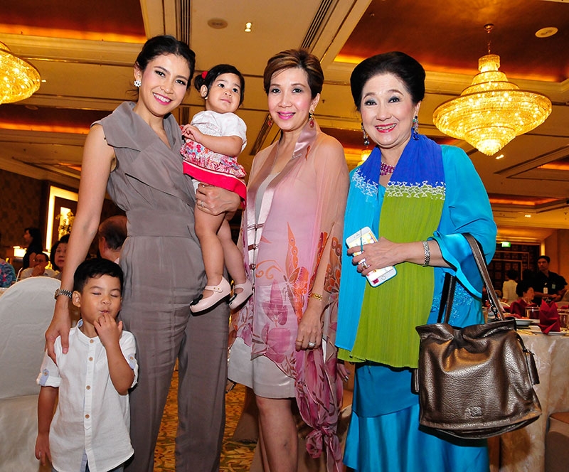 เพชรพริ้ง สารสิน,ผาณิต พูนศิริวงศ์ กับ บี-ปิติภัทร จิตณาธรรม สารสิน และลูกๆ