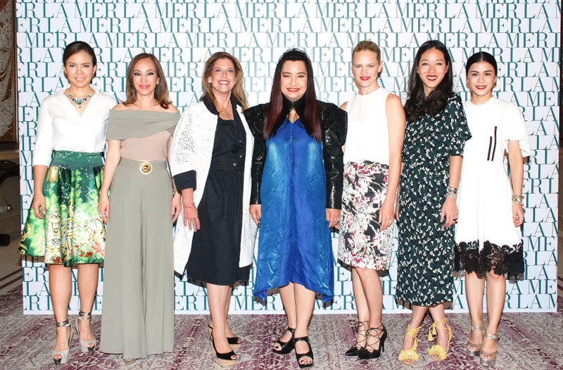 เปิดตัว : อัมพรพิมพ์ วัชราภัย และ เยาวอนงค์ ชนะวงศ์ แห่งลาแมร์จัดงานเปิดตัวสองผลิตภัณฑ์ใหม่ ครีมบำรุงผิวหน้าเพื่อความชุ่มชื่นล้ำลึก และ เครื่องสำอางพร้อมบำรุงผิว โดยมี ลอเร็ตต้า มิราเลีย, เคลีน แม็กอดัมส์, ยุพาพักตร์ วัชราภัย, ธีรวัลคุ์ เตชะอุบล และ พิมดาว พานิชสมัย มาร่วมงานด้วยที่ห้องชฎา บอลรูม โรงแรมสยามเคมปินสกี้