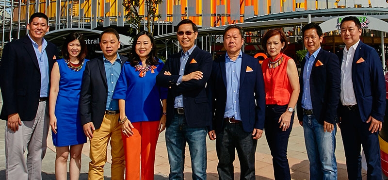 เปิดแล้ว : ปรีชา เอกคุณากูล ปธ.จนท.บห.บมจ.เซ็นทรัลพัฒนา พร้อมคณะผู้บริหารระดับสูง จัดงานเปิดตัว ศูนย์การค้าเซ็นทรัลพลาซา นครศรีธรรมราช มูลค่ากว่า 3,500 ล้านบาท อย่างยิ่งใหญ่ในคอนเซ็ปต์ “สุขนคร” เติมสีสันแห่งความสุขให้เต็มเมืองคอน โดยมีกิจกรรมความบันเทิงและโปรโมชั่นพิเศษมากมาย