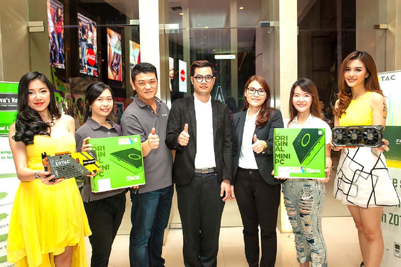 สินค้าใหม่ : เวียนนา หนุนภักดี รองกรรมการผู้จัดการบริษัท เดวาส์ เนเชอรัล 
จำกัด และ อเล็กซ์ ยัง ผู้จัดการฝ่ายขายภาคพื้นเอเชีย บริษัท ZOTAC เดวาส์ เนเชอรัล ผู้นำเข้าและจัดจำหน่ายสินค้าไอทีชั้นนำ ร่วมกับ ZOTAC ร่วมกัน
จัดงาน “ZOTAC Media Gathering Party” เปิดตัวสินค้าใหม่ ในกลุ่ม ZBOX 
ตอบทุกโจทย์สำหรับอุปกรณ์มัลติมีเดีย