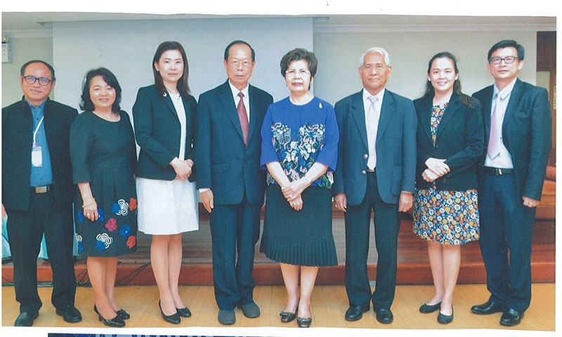 บุคลิกภาพผู้นำ : ดร.สฤต สันติเมทนีดล และ ดร.บุญปลูก ชายเกตุ เชิญ คุณหญิงทิพาวดี เมฆสวรรค์ เป็นวิทยากรบรรยายเรื่อง “บุคลิกภาพผู้นำที่ดี เก่งและสง่างาม” โดยมี ดร.สุทธิพร บุญส่ง, นพ.สุรสิทธิ์ ตั้งสกุลวัฒนา, พญ.จัญจุรี อัศวุตมางกุร, ชลาลัย สุขสถิตย์ และ ภญ.อรอนงค์ เหล่าตระกูล ร่วมฟังด้วย ณ สำนักงานก.พ. ถนนติวานนท์ นนทบุรี