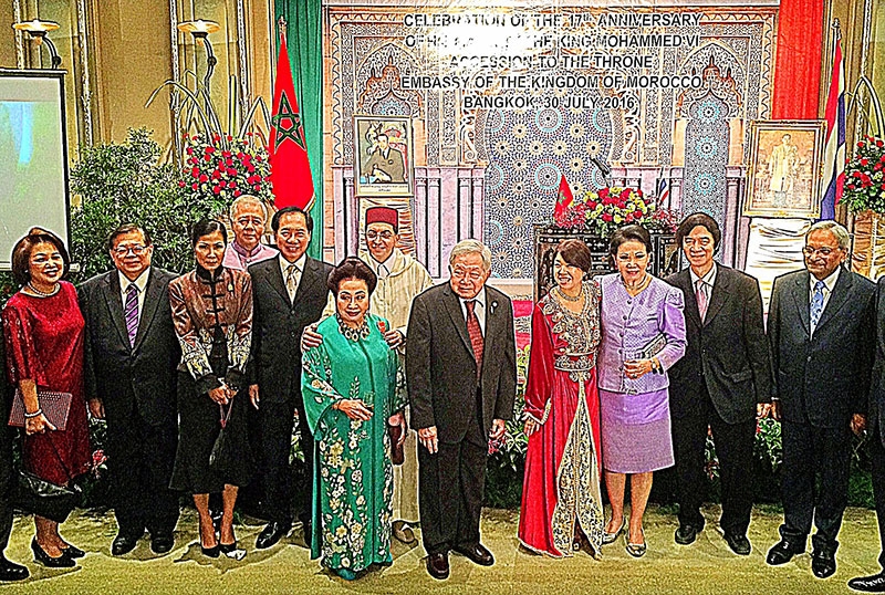 วันชาติโมร็อกโก : H.E.Mr.Abdelilah El Housni เอกอัครราชทูตโมร็อกโกประจำราชอาณาจักรไทย จัดงานเลี้ยงเฉลิมฉลองในโอกาสครบรอบ 17 ปี วันชาติโมร็อกโก โดยมี ม.ร.ว.เทพกมล เทวกุล องคมนตรี และ กอบกาญจน์ วัฒนวรางกูร รมว.การท่องเที่ยวและกีฬา มาร่วม ท่ามกลางทูตานุทูต ณ โรงแรม Swissotel Nai Lert Park