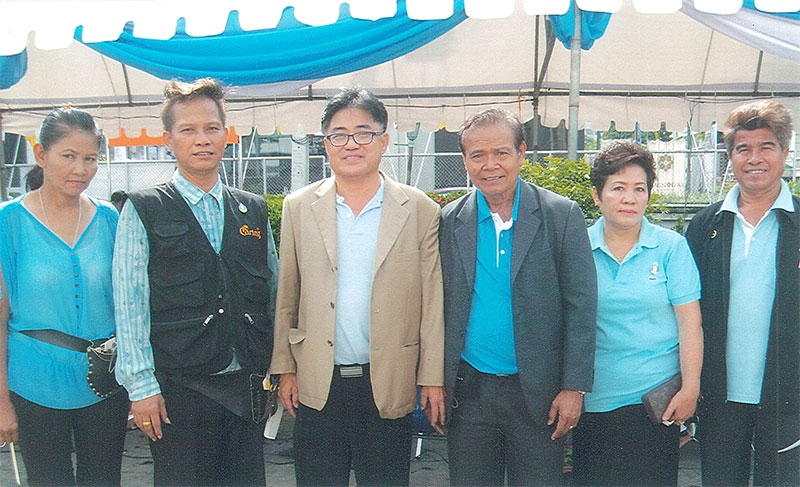 ถวายเป็นพระราชกุศล : จักรพันธ์ วรอาคาร เลขานุการเสริมความงามแห่งประเทศไทย พร้อมคณะกรรมการ และช่างผมมืออาชีพให้บริการตัดผมฟรี เพื่อถวายเป็นพระราชกุศลในงานมหามงคลเฉลิมพระชนมพรรษา 12 สิงหามหาราชินี ที่บริเวณท้องสนามหลวง