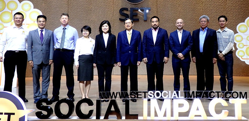 LPN ถ่ายทอดองค์ความรู้ธุรกิจ : พิเชษฐ ศุภกิจจานุสันติ์ กก.บริหาร บมจ. แอล.พี.เอ็น.ดีเวลลอปเมนท์ (LPN) ได้รับเกียรติจากตลาดหลักทรัพย์แห่งประเทศไทย ให้เป็นวิทยากรถ่ายทอดประสบการณ์และแนวคิดการดำเนินธุรกิจกิจการเพื่อสังคม (Social Enterprise) ด้านการส่งเสริมคุณภาพชีวิตของพนักงาน บจ.ลุมพินี พร็อพเพอร์ตี้ เซอร์วิส แอนด์ แคร์ (LPC) ในเครือ LPN ซึ่งเป็นสตรีด้อยโอกาสกว่า 1,500 คน ในงาน SET Social Impact Day 2016 ภายใต้หัวข้อ “Sustainable consumption reform the next growth” โดยหวังว่าจะเป็นการจุดประกายให้องค์กรอื่นๆ หันมาสนับสนุนกิจการเพื่อสังคมกันมากขึ้น เพื่อสังคมไทยที่ยั่งยืนต่อไป