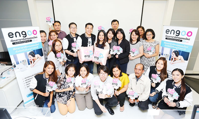 อบรม : เชาวนนท์ คลังเปรมจิตต์ ผู้จัดการประจำประเทศไทย บริษัท อิงกู (ไทยแลนด์) จำกัด ร่วมกับ ดร.จิราพร เกิดชูชื่น ผู้อำนวยการสถาบันภาษา มหาวิทยาลัยกรุงเทพจัดกิจกรรม “Engoo English for Online Campus” อบรมและทดลองเรียนภาษาอังกฤษออนไลน์ ให้กับคณาจารย์และบุคลากรของมหาวิทยาลัยกรุงเทพ พร้อมทั้งมอบทุนมูลค่า 1,275,000 บาท ที่ห้อง 421 มหาวิทยาลัยกรุงเทพ วิทยาเขตกล้วยน้ำไท กรุงเทพฯ