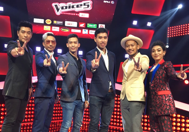 ทำเป้าหมายให้สำเร็จ : ภูธิชย์ เธียรธิติกุล ผจก.ด้านการตลาดผลิตภัณฑ์กาแฟกระป๋อง
พร้อมดื่ม “เบอร์ดี้ เอสเปรสโซ่” แถลงข่าวเปิดตัวโค้ชคนใหม่ของรายการ เดอะวอยซ์ 
เสียงจริง ตัวจริง ซีซั่น 5 เพื่อเป็นกำลังใจให้ทุกคนมุ่งมั่นและตั้งใจทำตามความฝัน โดยมี 4 โค้ชนักร้อง ร่วมงาน ที่เซ็นเตอร์พอยท์สตูดิโอ สุขุมวิท 105