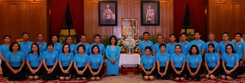 สำนึกในพระมหากรุณาธิคุณ : นุสรา(อัสสกุล) บัญญัติปิยพจน์ กรรมการผู้จัดการ 
บริษัท ไทยสมุทรประกันชีวิต จำกัด (มหาชน)นำคณะผู้บริหาร ร่วมลงนามถวาย
พระพรพระบาทสมเด็จพระเจ้าอยู่หัว พร้อมนำแจกันดอกไม้ทูลเกล้าฯ ถวาย
เพื่อแสดงความจงรักภักดี ณ ศาลาสหทัยสมาคม ในพระบรมมหาราชวัง