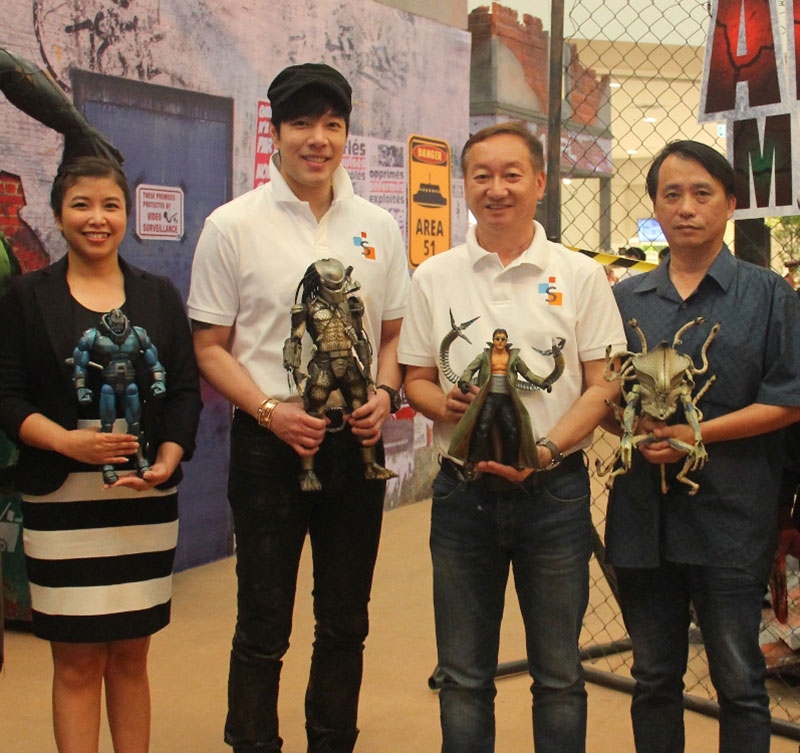 ถึง 18 ก.ย. : จรัญ ผู้พัฒน์ รอง กก.ผจก.สำนักสื่อสารการตลาดฯบจก.ซีคอน บางแค เปิดงาน “Alien & Monster” รวมวายร้ายและโมเดลเท่าตัวจริงหาดูยากจากพิพิธภัณฑ์แบทแคท มิวเซียมฯ ให้ชมอย่างใกล้ชิด ที่ ศูนย์สรรพสินค้าซีคอน บางแค