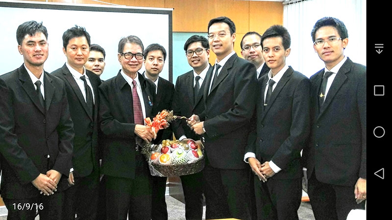 ขอแนวทาง : ทรงพล สงวนจิตร นำ คณิตศร์ คงทอง ผู้สอบอัยการปี’59 ได้อันดับ.1 พร้อมเพื่อนๆ อัยการในรุ่นเข้าเยี่ยม ไพรัช วรปาณิ กรรมการอัยการ เพื่อขอแนวทางในการปฏิบัติหน้าที่ โดยได้รับคำแนะนำให้ยึดมั่นในกรอบแห่งคุณธรรม-จริยธรรมเป็นสรณะ ที่ห้องประชุม สำนักงานกสทช.