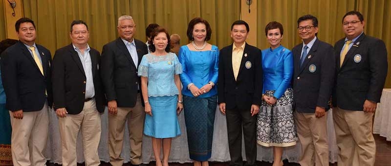 คุณหญิงปัทมา ลีสวัสดิ์ตระกูล, วิภาวรรณ สงค์สมบัติ, ณัฏฐพร เอื้อมพรวนิช และ สานนท์ พรหมผลิน 
นายกสมาคมนักเรียนเก่าโรงเรียนจิตรลดา และกรรมการ