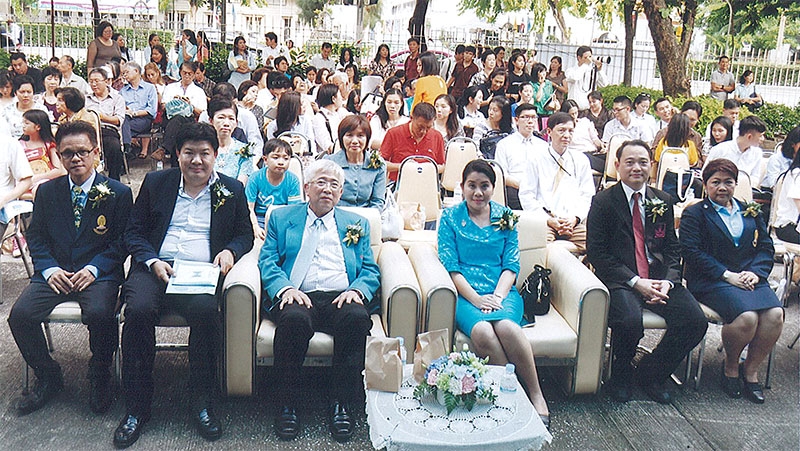 ผลงานศิลปกรรมนักเรียน : รศ.ดร.บัญชา ชลาภิรมย์ รองอธิการบดีจุฬาลงกรณ์มหาวิทยาลัย เป็นประธานในพิธีเปิดการแสดงผลงานศิลปกรรมนักเรียน โรงเรียนสาธิตจุฬาลงกรณ์มหาวิทยาลัย (ฝ่ายมัธยม) ครั้งที่ 11 โดยมี ผศ.ดร.วุฒิพงศ์ กิตติธเนศวร, อาจารย์พรพรหม ชัยฉัตรพรสุข, อาจารย์สุจินต์ วัฒนะรัตน์ พร้อมคณาจารย์และนักเรียน ร่วมในพิธีด้วย ณ หอศิลป์จามจุรี จุฬาฯ