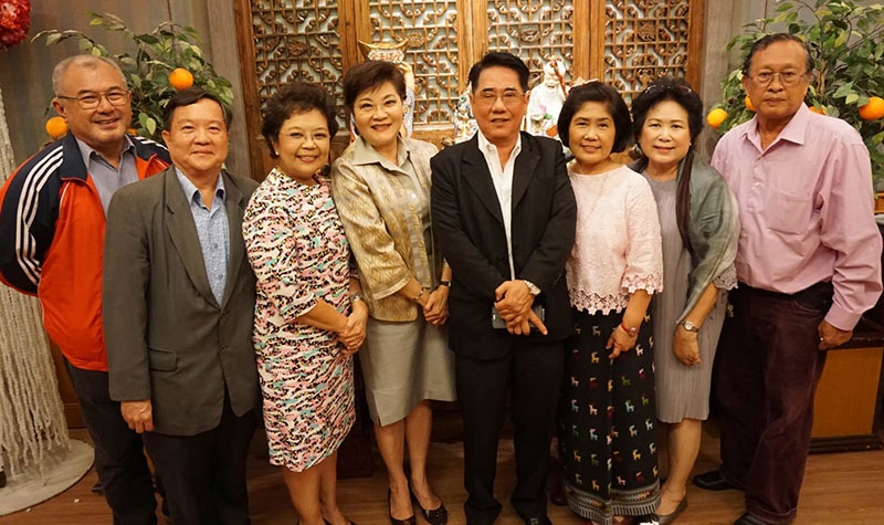 ยินดีรับตำแหน่ง : ศรีวิกรม์ รุ่น 9 ร่วมกันแสดงความยินดีกับ คันฉัตร ตันเสถียร ในโอกาสได้เป็น ผู้ว่า จ.สมุทรสงคราม และ รศ.สพญ.ดร.อัจฉริยา ไศละสูต จุฬาลงกรณ์มหาวิทยาลัย เป็นศาสตราจารย์ โดยมีประธานรุ่น ลัดดา วิศวผลบุญ,สมชาย พิเชษฐพันธ์,ชัยวัฒน์ วงศ์ศรีชนาลัย รองประธานรุ่น และ อ.วิชัย ศรีสุมาลย์ มาร่วมยินดีอย่างคับคั่ง ณ ห้อง southern ภัตตาคาร
สเตลล่า โรงแรมใบหยก 2