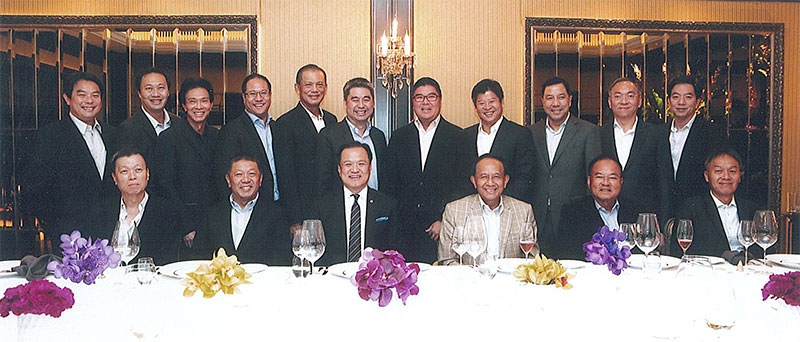 สุขสันต์วันเกิด : กนกศักดิ์ ปิ่นแสง 
และเพื่อนๆ วตท.9 จัดงานเลี้ยงฉลอง
วันเกิดครบรอบ 50 ปี ให้ อนุทิน 
ชาญวีรกูล ที่ห้องนอร์มังดี โรงแรม
แมนดาริน โอเรียนเต็ล กรุงเทพฯ 
โดยมี พล.อ.สุรพันธ์ พุ่มแก้ว, สมชัย 
สมัยสุต, สุพล ทับทิมจรูญ และ 
ทนุธรรม เกียรติไพบูลย์ ร่วมอวยพร
ด้วยความอบอุ่น