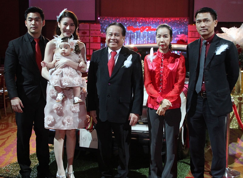 Wings of Love ครั้งที่ 11 : พีระพงษ์ สุเปารุษ ผจก.โรงแรม เดอะ แกรนด์ โฟร์วิงส์คอนเวนชั่น กรุงเทพฯ ให้เกียรติเป็นประธานเปิดงานเวดดิ้งแฟร์ “Wings of Love” ครั้งที่ 11 ในบรรยากาศ Gatsby Wedding โดยมี ศุภชัย จิระพจชพร ผช.ผจก.ฝ่ายบริหาร และ ปิยะดาจิระพจชพร คู่รักกิตติมศักดิ์ร่วมเปิดงานในครั้งนี้ด้วย ซึ่งภายในงานมีคู่รักที่ให้ความสนใจเข้ามาร่วมงานอย่างคับคั่ง ณ ห้องพาวิลเลี่ยน คอนเวนชั่นฮอลล์ โรงแรม เดอะ แกรนด์ โฟร์วิงส์ คอนเวนชั่น กรุงเทพฯ