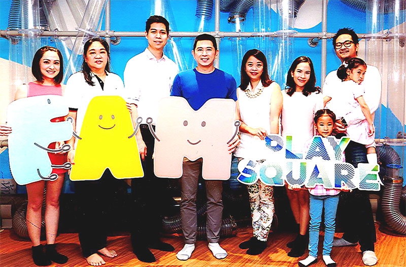 เปิดตัว : กันตภณ ผาณิตรัตน์ ผู้อำนวยการอาวุโส กลุ่มงานการตลาดสาขา 
และบริหารงานลูกค้าฝ่ายการตลาด บริษัท เซ็นทรัลพัฒนา จำกัด (มหาชน) ร่วมกับ อุกฤษ ไกรโกศล กรรมการผู้จัดการบริษัท พาร์ค แอนด์ การ์เด้น จำกัด จัดงานเปิด 2 แอทแทรคชั่นสุดสนุก “แฟมเพลย์แลนด์” สนามเด็กเล่นในร่มเพื่อการเรียนรู้ที่ปลอดภัยและทันสมัย ณ ศูนย์การค้าเซ็นทรัลเฟสติวัล อีสต์วิลล์