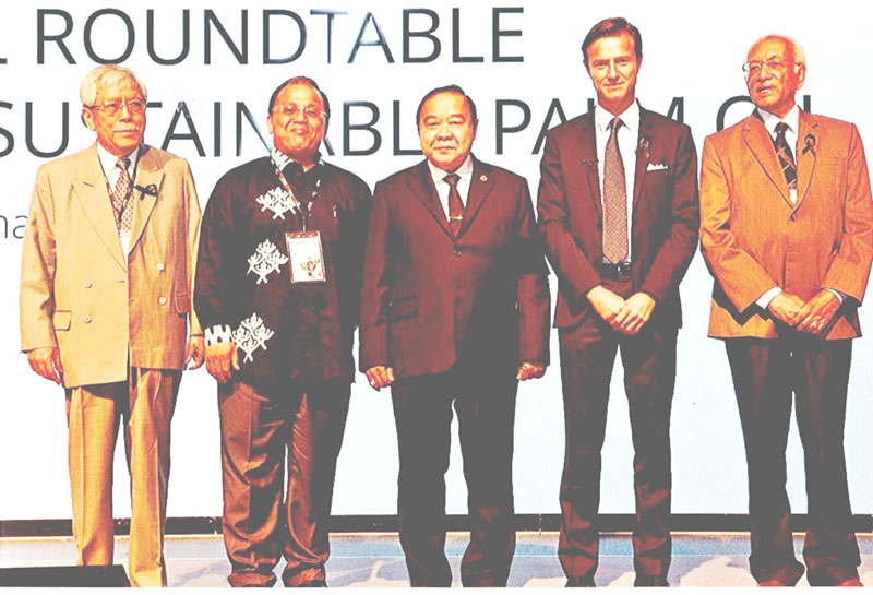 ประชุม : พล.อ.ประวิตร วงษ์สุวรรณ รองนายกรัฐมนตรีและรัฐมนตรีว่าการกระทรวงกลาโหม เป็นประธานพิธีเปิดการประชุมประจำปี เรื่อง “การผลิตปาล์มน้ำมันอย่างยั่งยืน ครั้งที่ 14” จัดโดย สภาปาล์มน้ำมันแห่งประเทศมาเลเซีย 
ณ ห้องแกรนด์บอลรูม โรงแรมแชงกรี-ลา กรุงเทพฯ