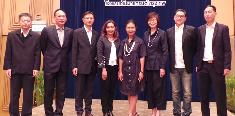 สมัยที่ 3 : สมาคมโฆษณาฯ ประชุมใหญ่สามัญประจำปี 2559 รายงานผลการดำเนินงาน
และเลือกตั้งคณะ กก.บริหารสมาคม ชุดใหม่ ปี 2559-2561 โดย อ่อนอุษา ลำเลียงพล ประธานกิตติมศักดิ์ กลุ่มเดอะลีโอเบอร์เนทท์ กรุ๊ป ประเทศไทย รับเลือกเป็นนายกสมาคมโฆษณาฯ ต่อเป็นสมัยที่ 3 พร้อมกรรมการ 7 คน โดยมีสมาชิกสมาคม และผู้คร่ำหวอดในวงการโฆษณา ร่วมเป็นสักขีพยาน ณ โรงแรมอโนมา