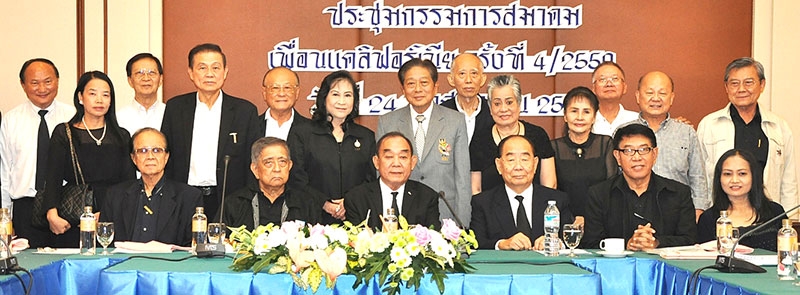 เล่าสู่กันฟัง : ธวัชชัย ทวีศรี อดีตเอกอัครราชทูตไทยประจำสาธารณรัฐอินเดีย บรรยายพิเศษเรื่อง “ชีวิตรับราชการที่ข้าพเจ้าประทับใจ” สมาคมเพื่อนแคลิฟอร์เนีย ในการประชุมกรรมการสมาคมเพื่อนแคลิฟอร์เนีย ครั้งที่ 4/2559 โดยมี พล.ต.อ.โกวิท ภักดีภูมิ, ดร.สมิทธ ธรรมสโรช, ดร.นิพนธ์ นาคสมภพ, ดร.อมร เตชะหรูวิจิตร และ พัลลภ บัวสุวรรณ ร่วมงาน ที่โรงแรมเอเชีย ราชเทวี