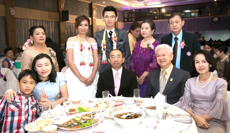 ตั้งมั่นในรักเรา : ศุภชัย ธนาโอฬาร ผู้พิพากษาหัวหน้าคณะในศาลแพ่งธนบุรี เป็นประธานในพิธีฉลองมงคลสมรสระหว่าง อัญชลี แก้วตา บุตรี ศัทธารมย์ แก้วตา-มณี ช่วงวงญาติ กับ ฉัตรชัย ตั้งมั่นสุจริตกุล บุตร สมชัย-อัจฉรา 
ตั้งมั่นสุจริตกุล โดยมีญาติมิตรร่วมอวยพร ที่หอประชุม โรงเรียนมัธยมวัดสิงห์