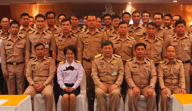 ทบทวน : พล.ร.ต.เคารพ แหลมคม ผอ.สำนักบริการและสิทธิกำลังพล กรมกำลังพลทหารเรือ เปิดประชุมเรื่อง “ปัจจัยต่างๆ ในการพัฒนาคุณภาพชีวิตกำลังพลของ
กองทัพเรือ” โดยมี น.อ.(พิเศษ)อนุพงษ์ จันทร์พฤกษ์ ผอ.กองบริการกำลังพล 
และ น.อ.ณรงค์ชัย ภู่เจริญยศ รอง ผอ.ร่วมงาน ที่ โรงแรมรอยัลริเวอร์