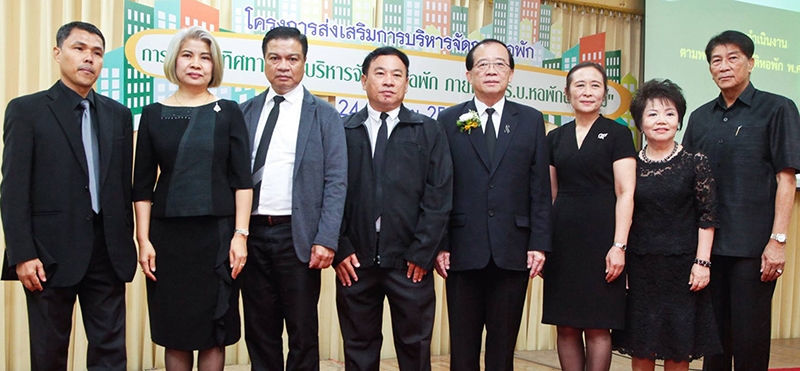 บริหารหอพัก : ผศ.วุฒิศักดิ์ ลาภเจริญทรัพย์ อธิการบดีมหาวิทยาลัยรามคำแหง 
เปิดการเสวนาเรื่อง “ทิศทางการบริหารจัดการหอพักภายใต้ พ.ร.บ.หอพักฉบับใหม่” 
โดยมีผู้แทนสำนักงานเขต 13 แห่ง ใน กทม. ผู้ประกอบการหอพัก และนักศึกษา
ที่พักอาศัยในหอพัก ร่วมรับฟัง ที่หอประชุมพ่อขุนรามคำแหงมหาราช