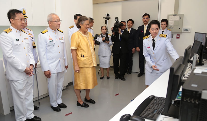 สมเด็จพระเทพรัตนราชสุดาฯ สยามบรมราชกุมารี เสด็จพระราชดำเนินทรงเปิด “สถาบันการแพทย์จักรีนฤบดินทร์” ประกอบด้วย อาคารโรงพยาบาล ขนาด 400 เตียง สูง 7 ชั้น ณ คณะแพทยศาสตร์โรงพยาบาลรามาธิบดี มหาวิทยาลัยมหิดล อำเภอบางพลี จังหวัดสมุทรปราการ เมื่อวันจันทร์ที่ 25 ธันวาคม 2560 เวลา 10.40 น.