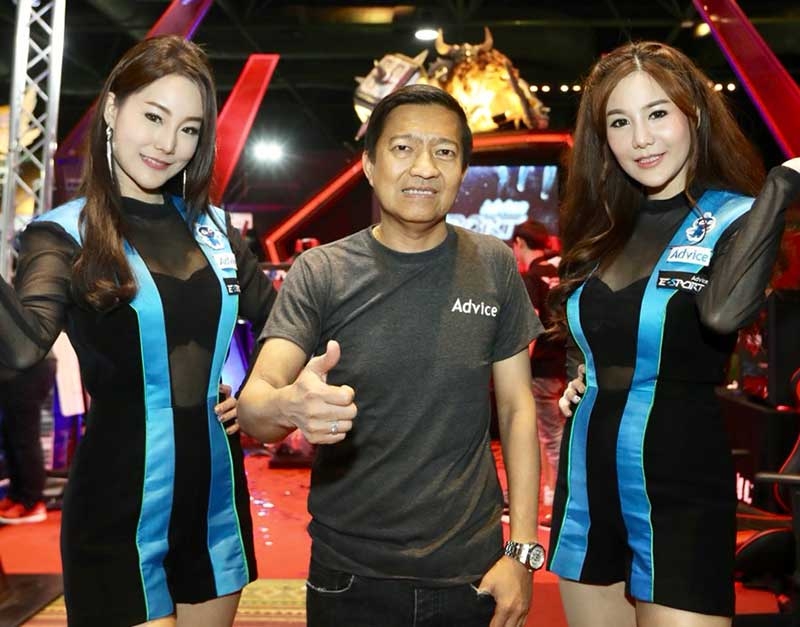 “เกมกีฬา” : จักรกฤช วัชระศักดิ์ศิลป์ รอง ปธ.จนท.บห.บจก.แอดไวซ์ ไอที อินฟินิท ร่วมกับ การีน่า ออนไลน์ (ประเทศไทย) 
จัดงาน “Garena World” มหกรรมเกมและการแข่งขันกีฬา อีสปอร์ต
ใหญ่ที่สุดในเอเชียตะวันออกเฉียงใต้ ที่ ศูนย์ฯ ไบเทค บางนา