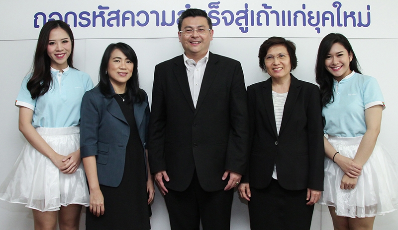 เติบโตอย่างยั่งยืน : สุวรรณชัย โลหะวัฒนกุล
ผอ.สำนักงานส่งเสริมวิสาหกิจขนาดกลาง
และขนาดย่อม (สสว.) ร่วมกับ อนิษฐา
ธนมิตต์ รอง กก.ผจก.บมจ.ซีพี ออลล์ และ สมจิตร ลิขิตสถาพร นายกสมาคมการค้าเอสเอ็มอีและแฟรนไชส์ไทย
แถลงข่าวเตรียมจัดงานสัมมนาใหญ่ “ปลุกพลังเถ้าแก่ชั้นเทพ” เพื่อให้ความรู้และสร้างแรงบันดาลใจในการทำธุรกิจ ในวันเสาร์ที่ 30 มิ.ย. 2561
