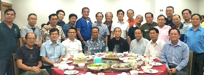 เพื่อนกัน..ลงขันเลี้ยงวันเกิด : ถวิล ไพรสณฑ์ อดีตประธานสภาผู้แทนราษฎร และ สมชาย จงพิพิธพร ประธานชมรมสุขสวัสดิ์ 14 พร้อมคณะกรรมการและสมาชิกชมรมร่วมกันจัดงานเลี้ยงสังสรรค์พร้อมอวยพร แสงชัย เจริญเศรษฐกิจ ในโอกาสวันคล้ายวันเกิด 
โดยมี พ.ต.อ.พุทธิพงษ์ ภู่เพียรเลิศ ร่วมงาน ที่ ครัวเจ๊ง้อ ถนนนราธิวาสราชนครินทร์ เขตยานนาวา