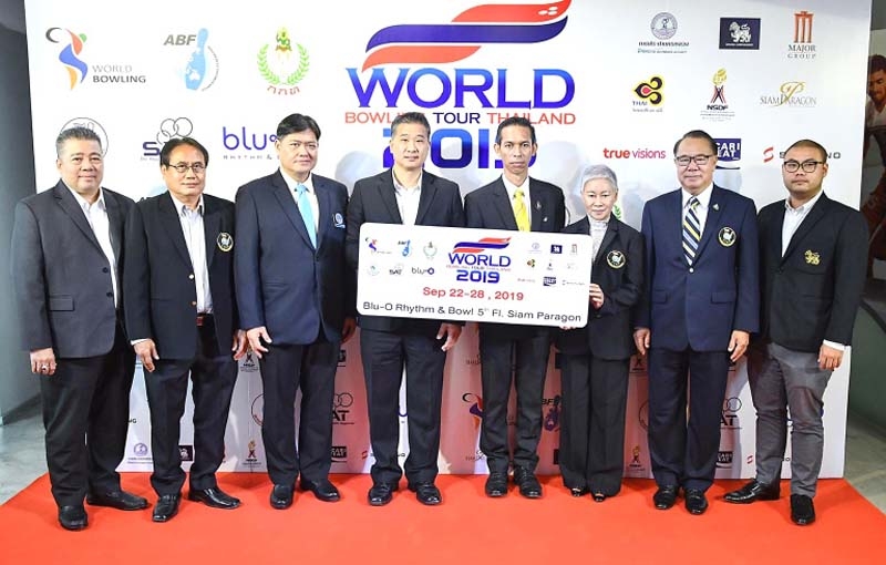 ยุธยา จีนหีต ผู้อำนวยการกององค์กรและพัฒนากีฬาเป็นเลิศระดับ 8 กกท. กับ สมพันธ์ จารุมิลินท นายกสมาคมโบว์ลิ่ง
แห่งประเทศไทย แถลงข่าวการจัดการแข่งขัน World Bowling Tour Thailand 2019 หรือโบว์ลิ่ง เวิลด์ ทัวร์ 2019 เมื่อวันที่
12 ก.ย.นี้