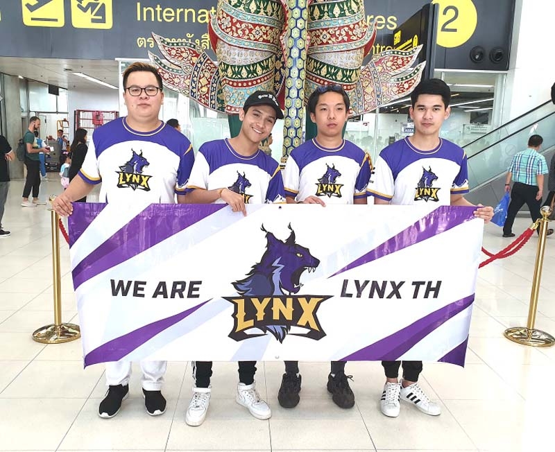 5 ตัวแทนนักกีฬาทีมชาติไทย จากกีฬาอีสปอร์ต ที่ได้ไปร่วมแข่ง PUBG MOBILE CLUB OPEN 2019 SOUTHEAST ASIA FALL SPLIT ในนามทีม Snow Lynx ได้เดินทางถึง
เมืองเซี่ยงไฮ้ สาธารณรัฐประชาชนจีน เป็นที่เรียบร้อยทั้งหมดจะแข่งขัน
ในวันที่ 16 ก.ย.นี้ ที่ Taicang PLU E-Sports Venues

