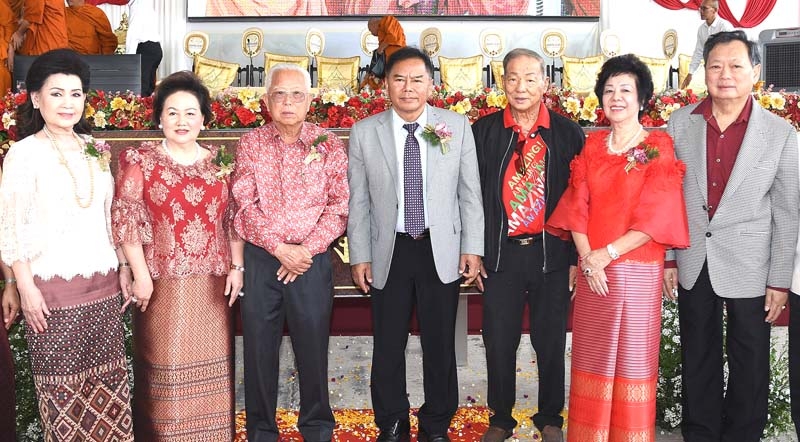 เปิดตลาดใหม่ : จรูญศักดิ์ สิงหเดช รองผวจ.ปทุมธานี เป็นประธานเปิด “ตลาดโรงเกลือท้ายเกาะ” ตลาดค้าส่ง - ค้าปลีกแห่งใหม่ ของ จ.ปทุมธานี ให้กับ วิเชียร - ศรีลำปาง สวาทยานนท์ เจ้าของโครงการศูนย์รวมสินค้าทุกชนิด โดยมี ดร.ไชยวัฒน์ เหลืองอมรเลิศ, อำนาจ - นงเยาว์ โตวชิรกุล และ ละออ ตั้งคารวคุณ ร่วมยินดี ที่ ตลาดโรงเกลือท้ายเกาะ ต.ท้ายเกาะ อ.สามโคก จ.ปทุมธานี