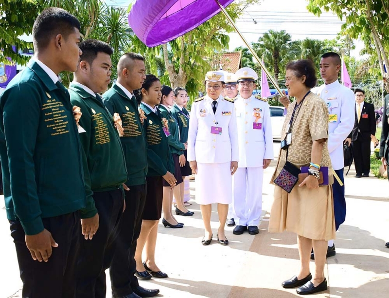 สมเด็จพระกนิษฐาธิราชเจ้า กรมสมเด็จพระเทพรัตนราชสุดาฯ สยามบรมราชกุมารี เสด็จฯทรงเปิดการประชุมวิชาการระดับชาติองค์การเกษตรกรในอนาคตแห่งประเทศไทย ในพระราชูปถัมภ์ สมเด็จพระเทพรัตนราชสุดาฯ สยามบรมราชกุมารี ครั้งที่ 41ปีการศึกษา 2562 ทอดพระเนตรนิทรรศการเมืองเทิดพระเกียรติและทรงเปิด “อาคาร ทูลกระหม่อมแก้ว อกท.” ณ วิทยาลัยเกษตรและเทคโนโลยีสุราษฎร์ธานี อำเภอพนม จังหวัดสุราษฎร์ธานี เมื่อวันจันทร์ที่ 17 กุมภาพันธ์ 2563 เวลา 09.58 น.