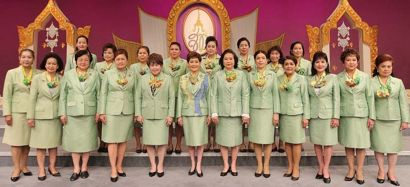 ถวายพระพร : คุณหญิงณัฐิกา
วัธนเวคิน อังอุบลกุล
ประธานสหพันธ์
สมาคมสตรีนักธุรกิจ
และวิชาชีพแห่ง
ประเทศไทยฯ พร้อม
คณะกรรมการ ร่วม
บันทึกเทปฯ เนื่องใน
โอกาสวันเฉลิมพระชนมพรรษา สมเด็จพระนางเจ้า
สุทิดา พัชรสุธา
พิมลลักษณ พระบรมราชินี ที่ สถานีโทรทัศน์กองทัพบก ช่อง 5